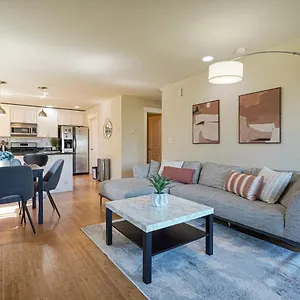  Holiday home Stylish North Townhouse- Dual Master United States