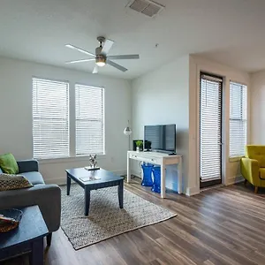  Apartment Frontdesk Noho Flats At North Hyde Park Apts United States